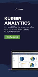 Imagem em fundo azul escuro escrito "Kurier Analytics - comece 2021 na frente com a melhor ferramenta de análise preditiva do mercado jurídico" com computador mostrando gráficos