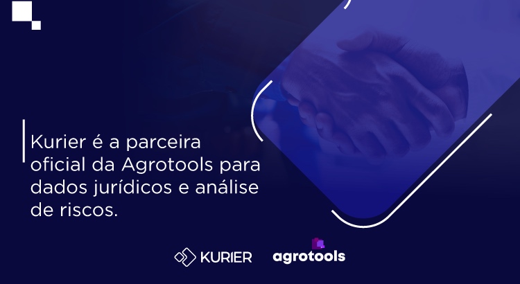 Imamgem em fundo azul e texto escrito "Kurier é a parceira oficial da Agrotools para dados jurídicos e análise de riscos"